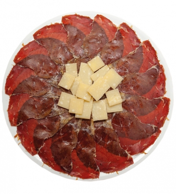 CECINA DE BUEY Y PARMIGIANO